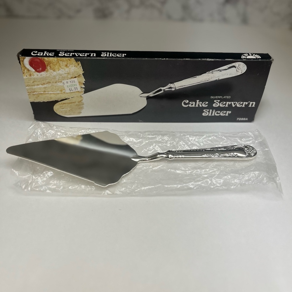 Vintage Silver-Plated Cake Server’n Slicer In The Box